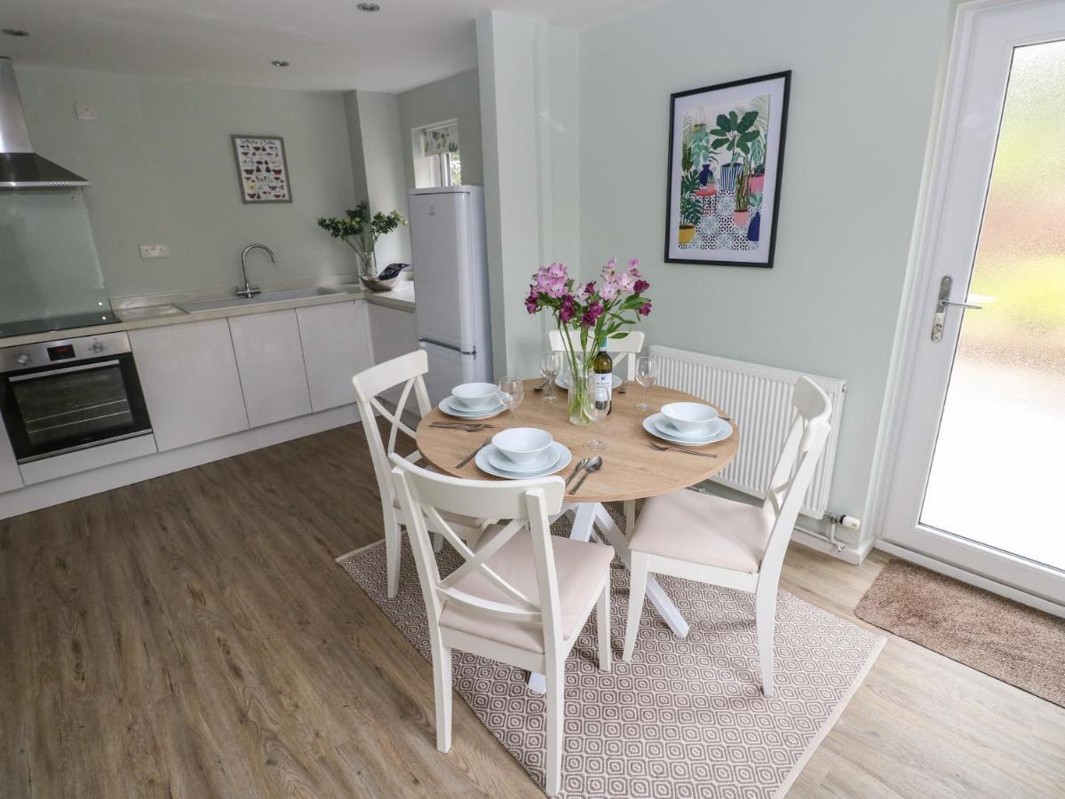 Mews Cottage คาร์มาเทน ภายนอก รูปภาพ