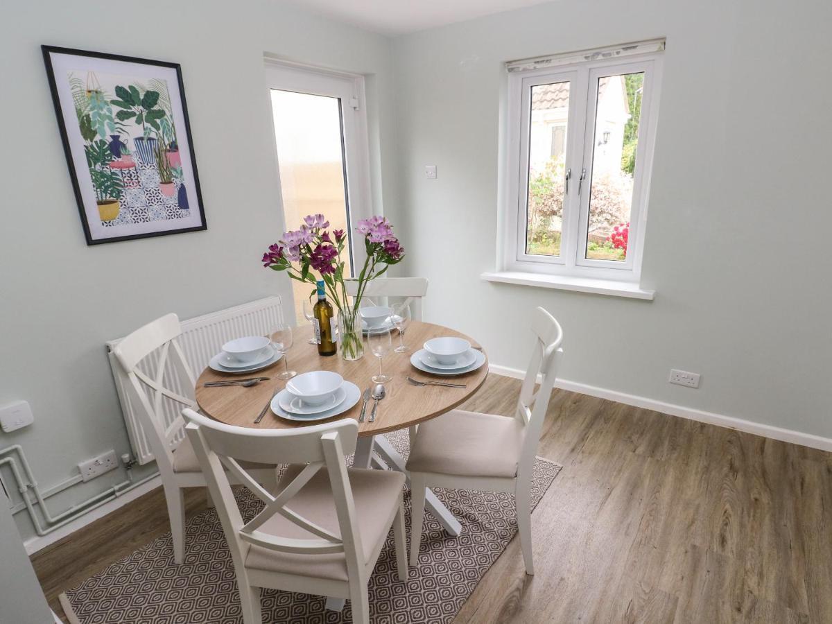Mews Cottage คาร์มาเทน ภายนอก รูปภาพ