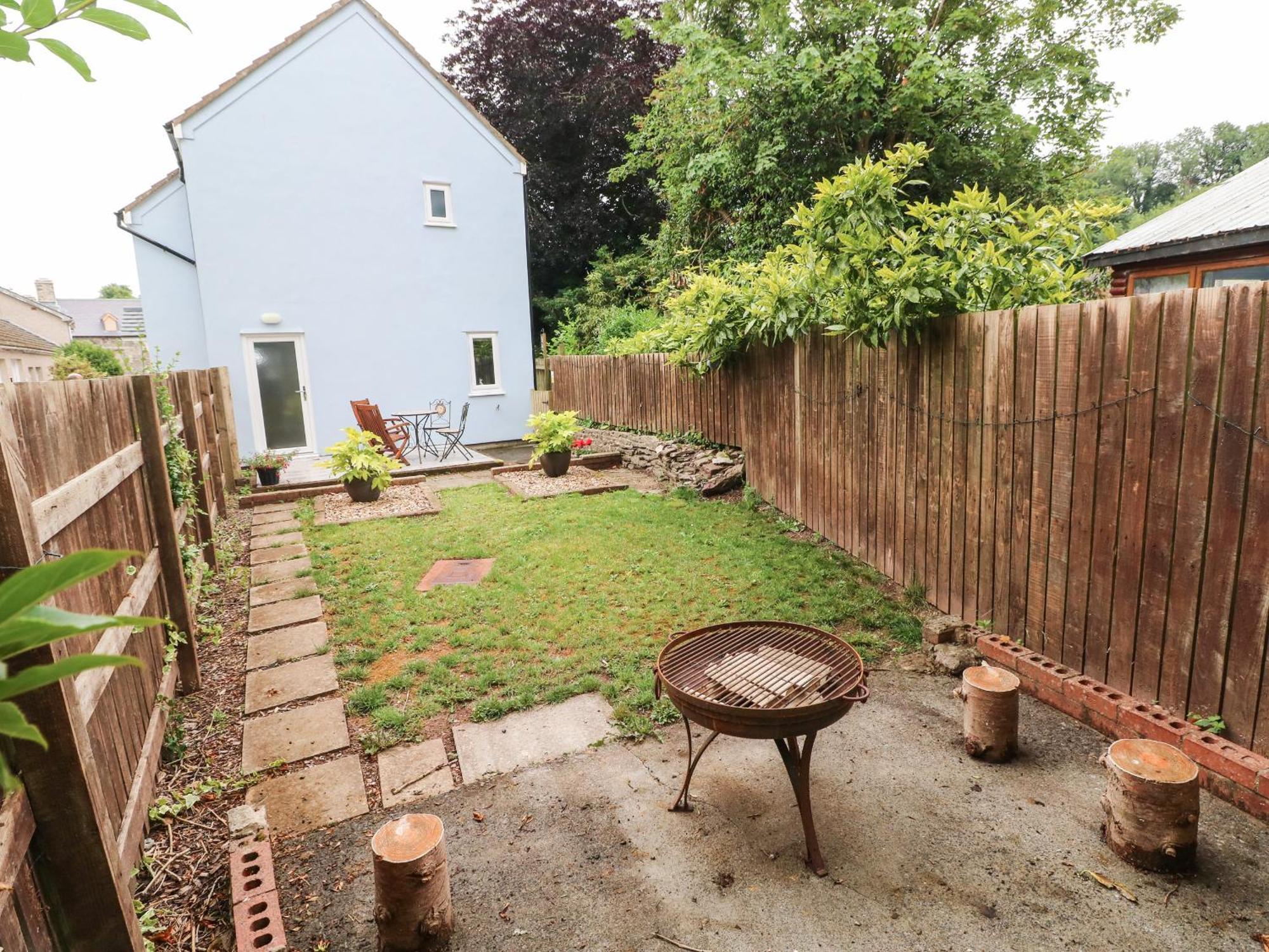 Mews Cottage คาร์มาเทน ภายนอก รูปภาพ